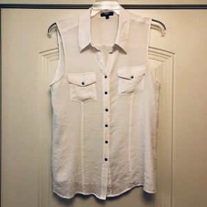 ☘️ White Sleeveless Tunic. XL